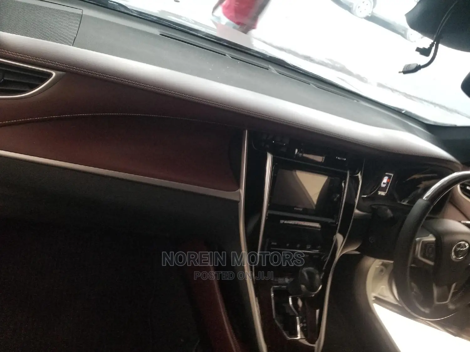 Toyota Harrier 2.0 4WD 2015 White