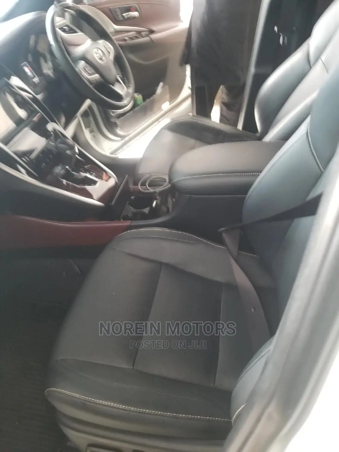 Toyota Harrier 2.0 4WD 2015 White