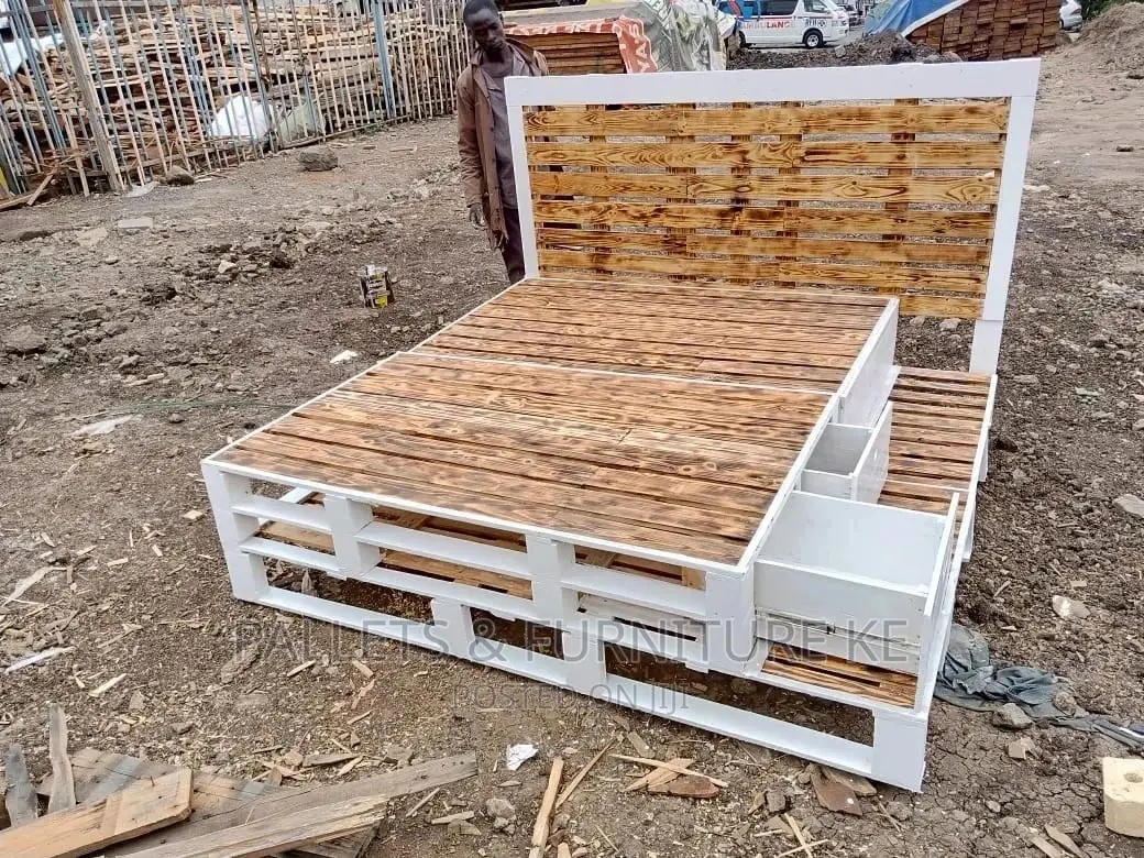 5 by 6 Bed With Side Stand