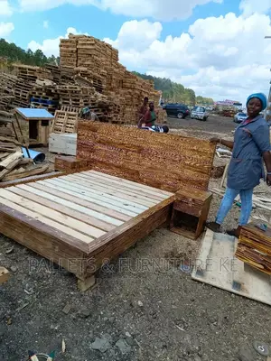 King Size Pallet Bed