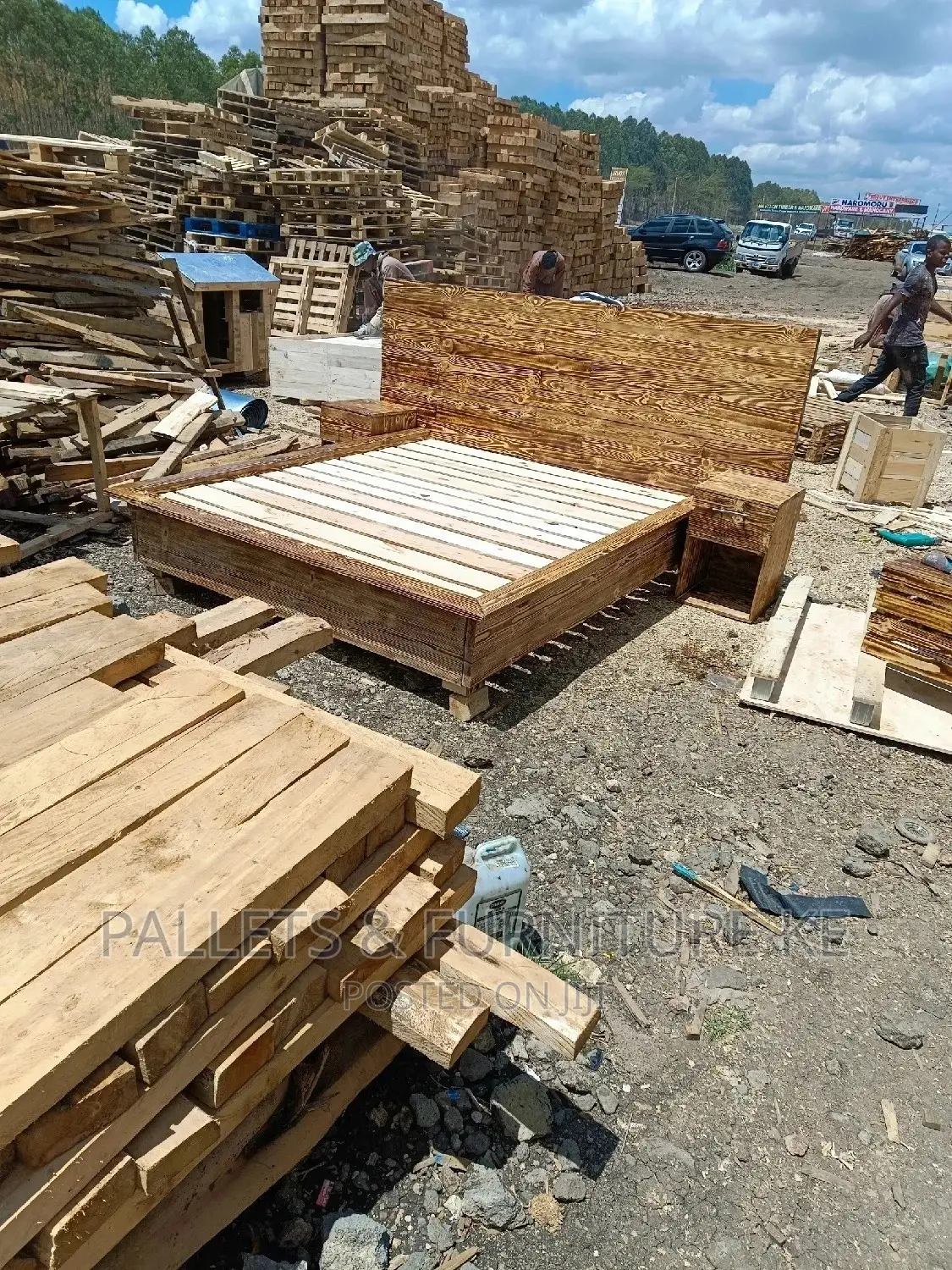 King Size Pallet Bed