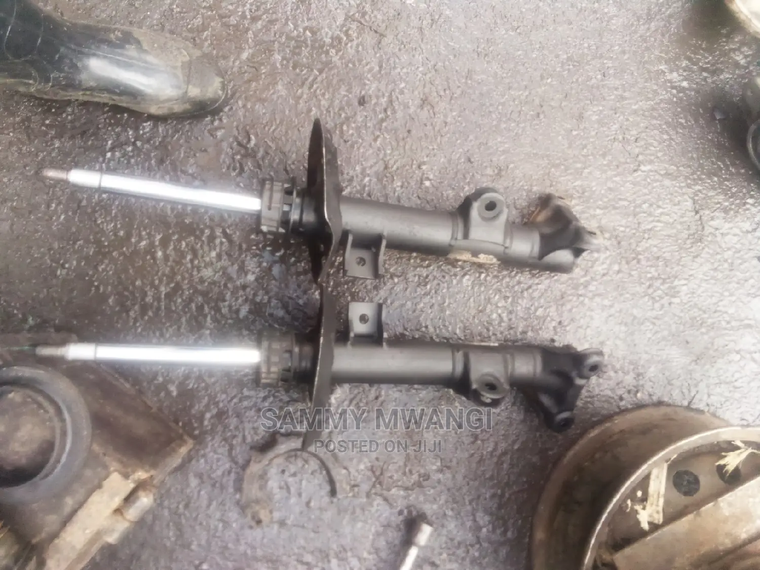 Merceedez Benz C 212 Front Shocks