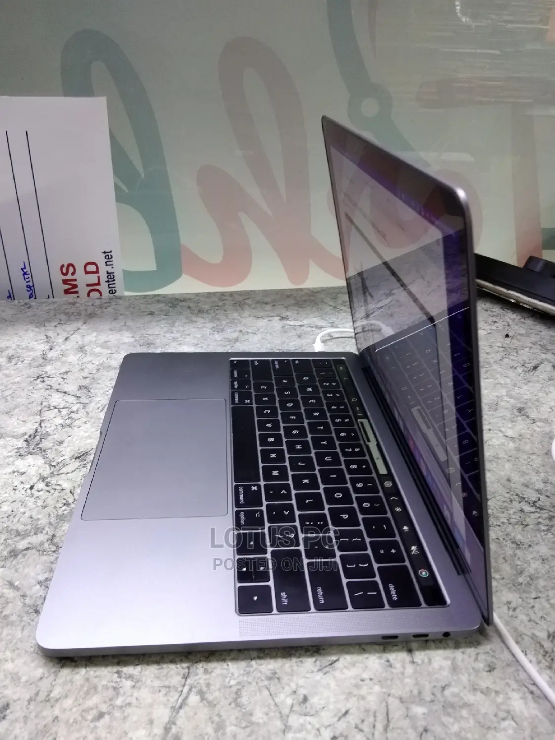Laptop Apple MacBook Pro 2017 16GB Intel Core I7 SSD 512GB
