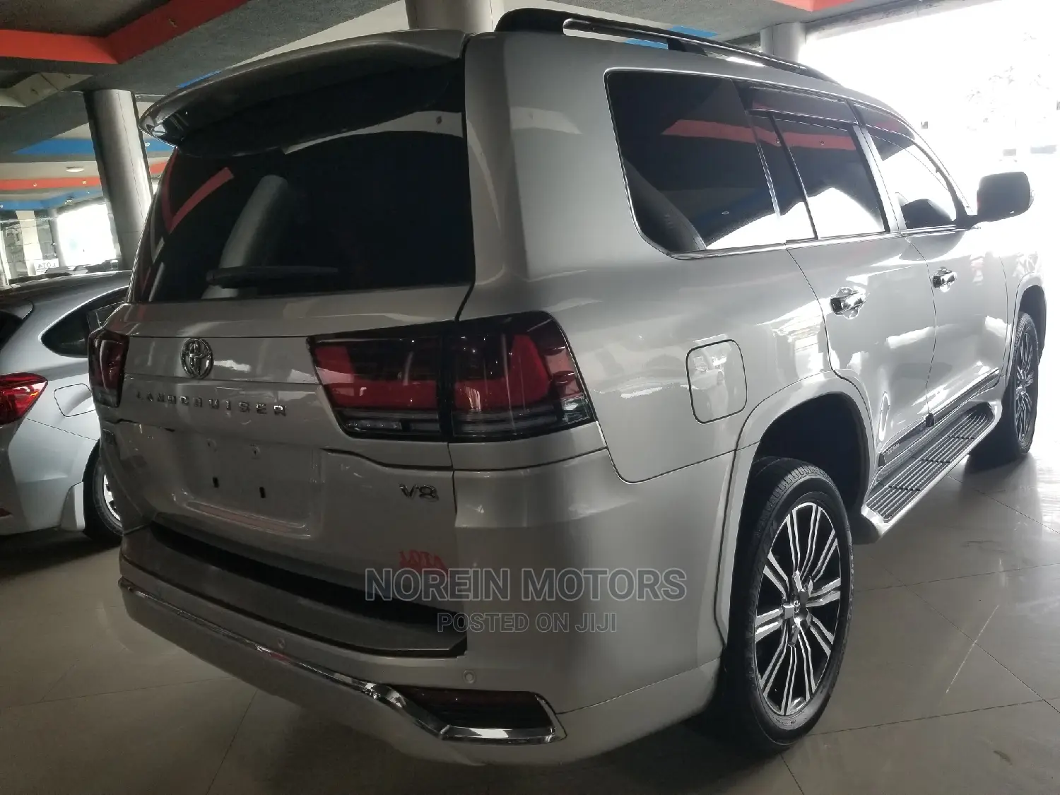 Toyota Land Cruiser 4.6 V8 ZX 2015 Silver