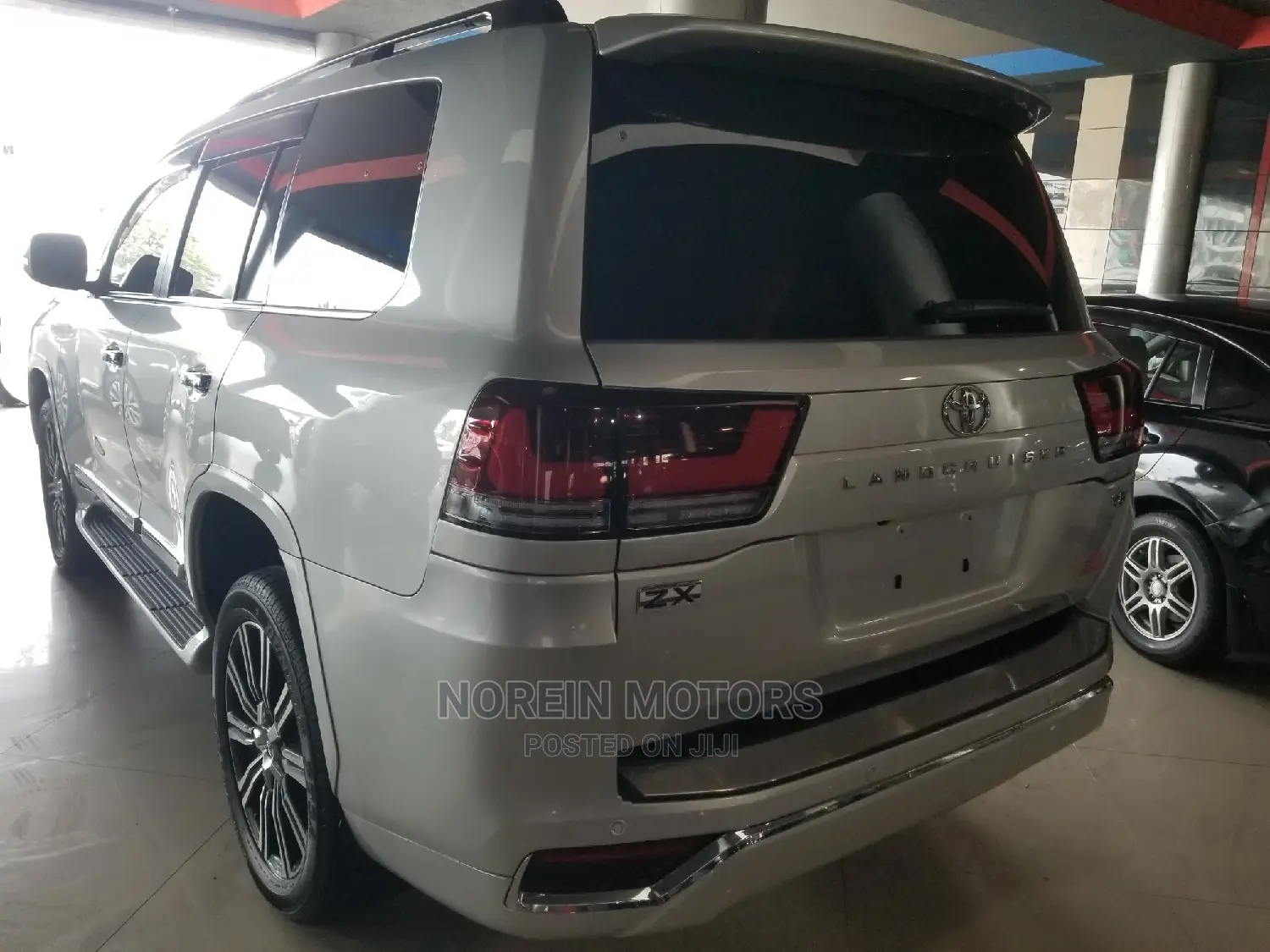 Toyota Land Cruiser 4.6 V8 ZX 2015 Silver