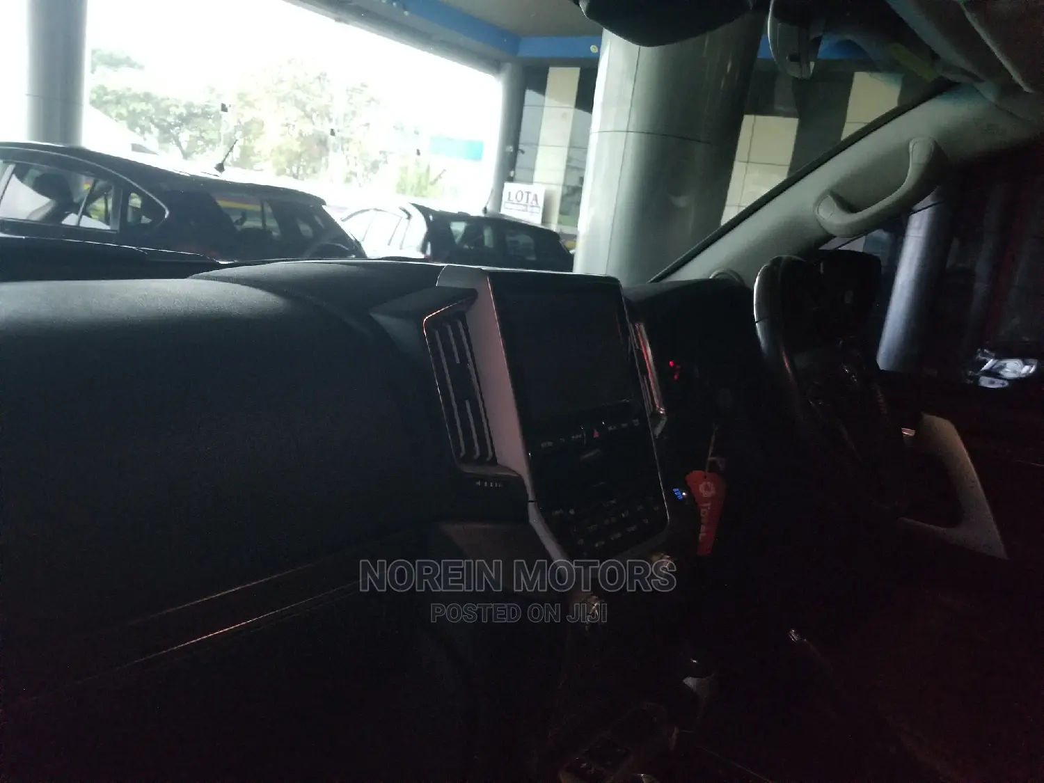 Toyota Land Cruiser 4.6 V8 ZX 2015 Silver