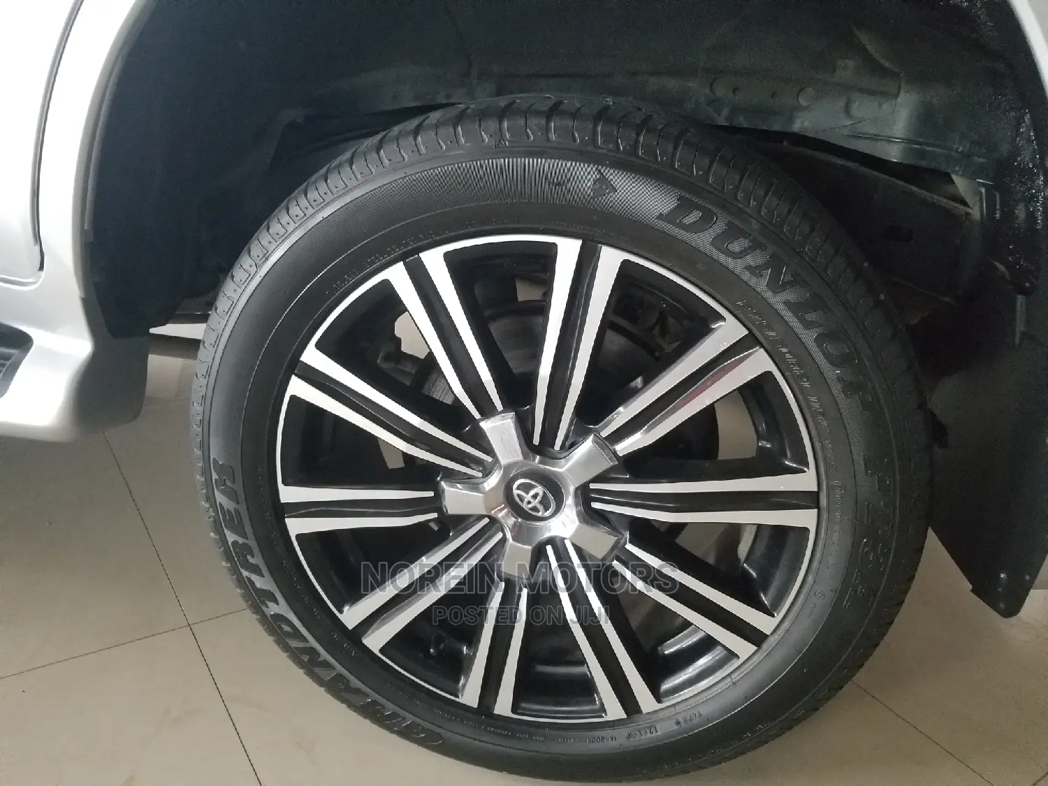 Toyota Land Cruiser 4.6 V8 ZX 2015 Silver