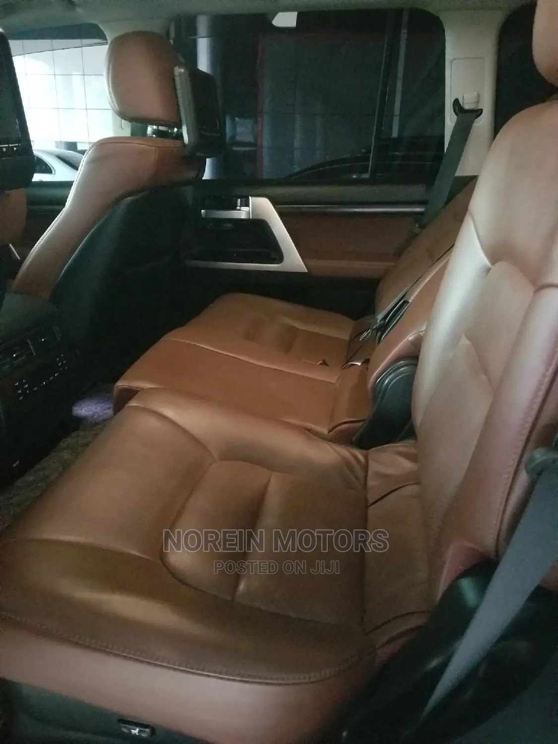 Toyota Land Cruiser 4.6 V8 ZX 2015 Silver