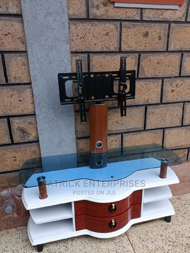 Morden Imported Tv Stand With Mounting Part