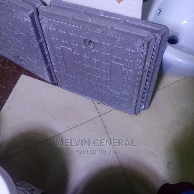 Plastic Manhole Cover 15 by 15 - main view