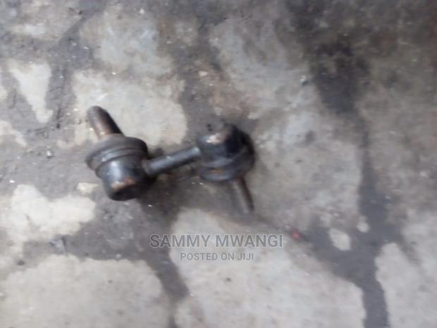 Subaru Legacy Front Links