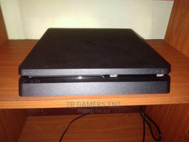 Ps4 Slim, 1 Tb Chipped - thumbnail 3