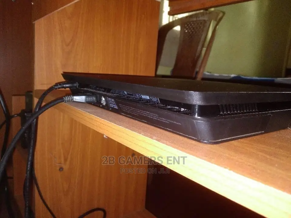 Ps4 Slim, 1 Tb Chipped