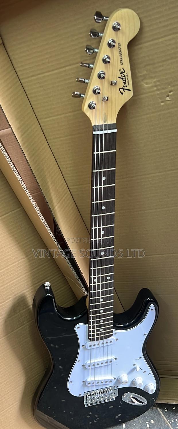 Fender Electric Guitar Solo/ Rythm Guitar - thumbnail 6