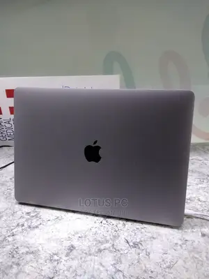 Laptop Apple MacBook Pro 2017 16GB Intel Core I7 SSD 512GB