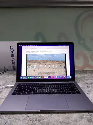 Laptop Apple MacBook Pro 2017 16GB Intel Core I7 SSD 512GB