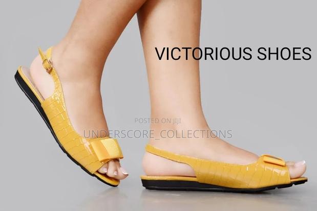 Unique Ladies Open Flat Shoes - thumbnail 2