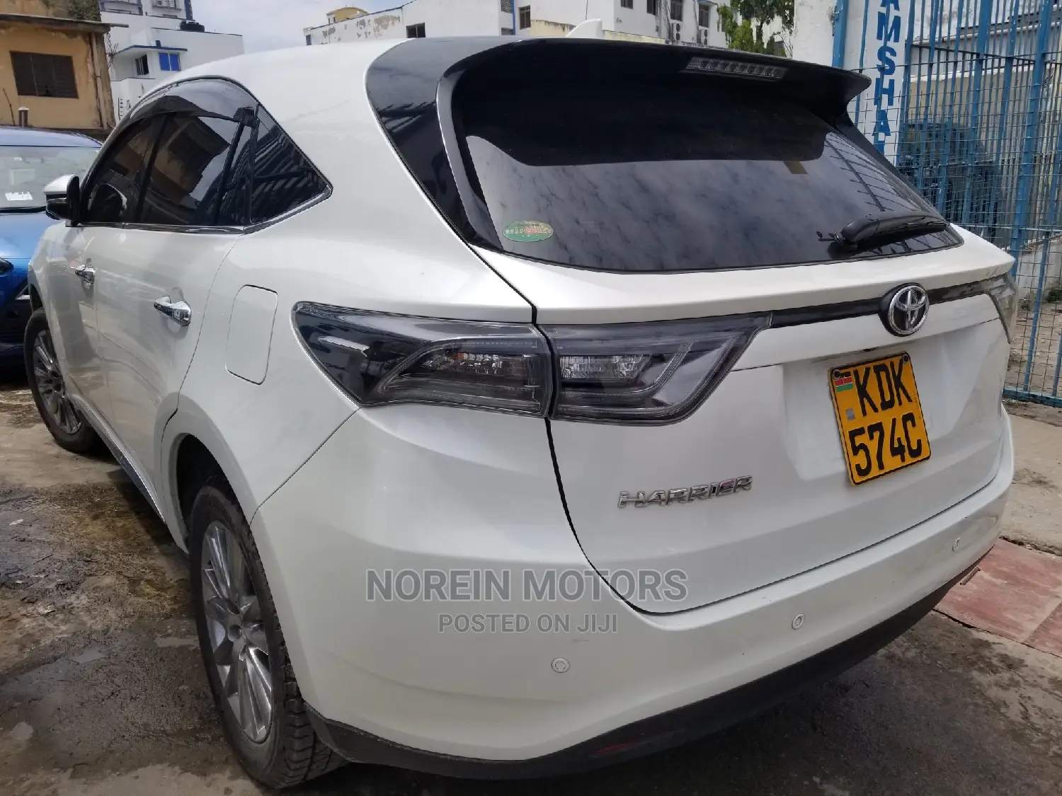 Toyota Harrier 2.0 4WD 2016 White