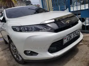 Toyota Harrier 2.0 4WD 2016 White