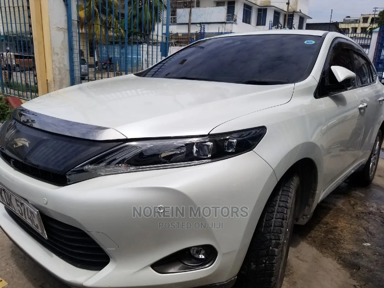 Toyota Harrier 2.0 4WD 2016 White