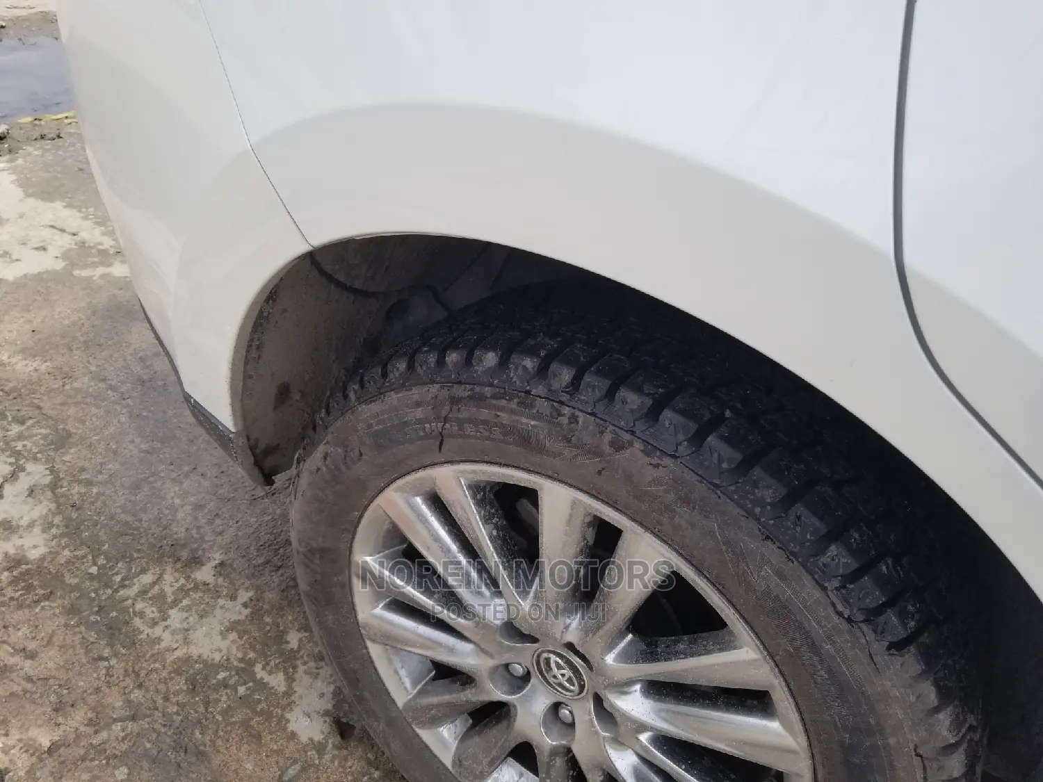 Toyota Harrier 2.0 4WD 2016 White