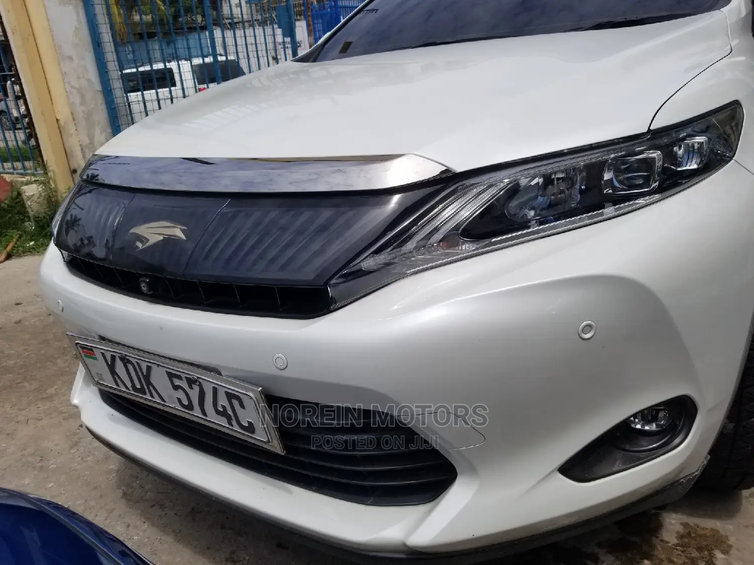 Toyota Harrier 2.0 4WD 2016 White