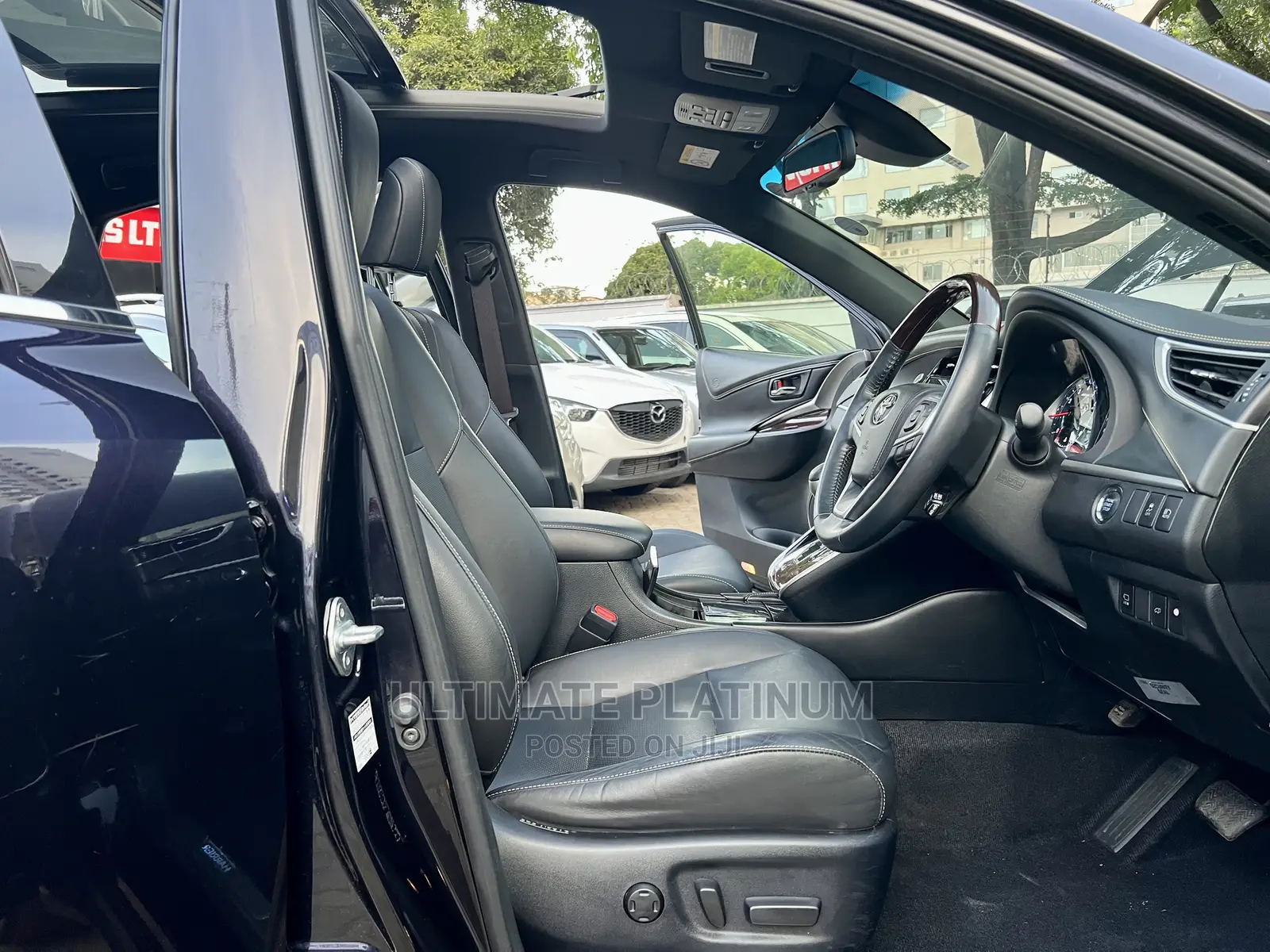 Toyota Harrier 2.0 4WD 2017 Blue