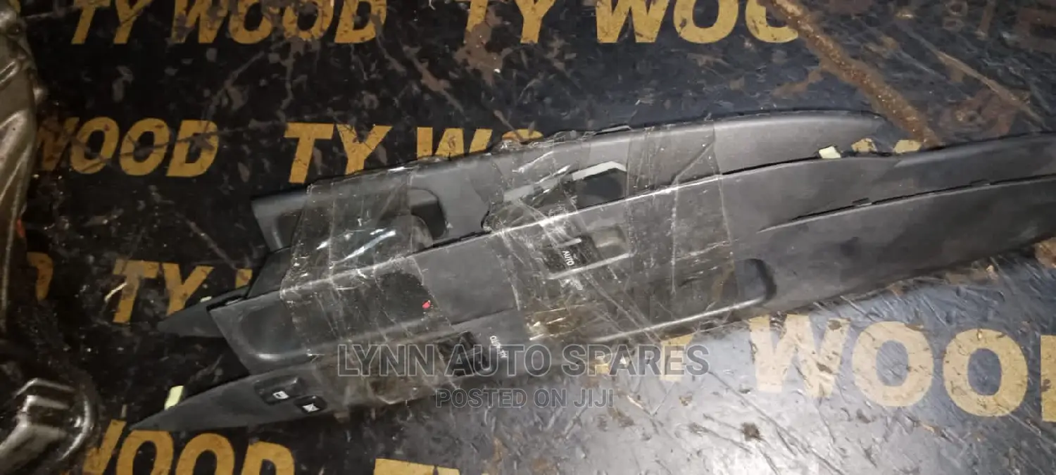 Toyotta Fielder Door Main Switch