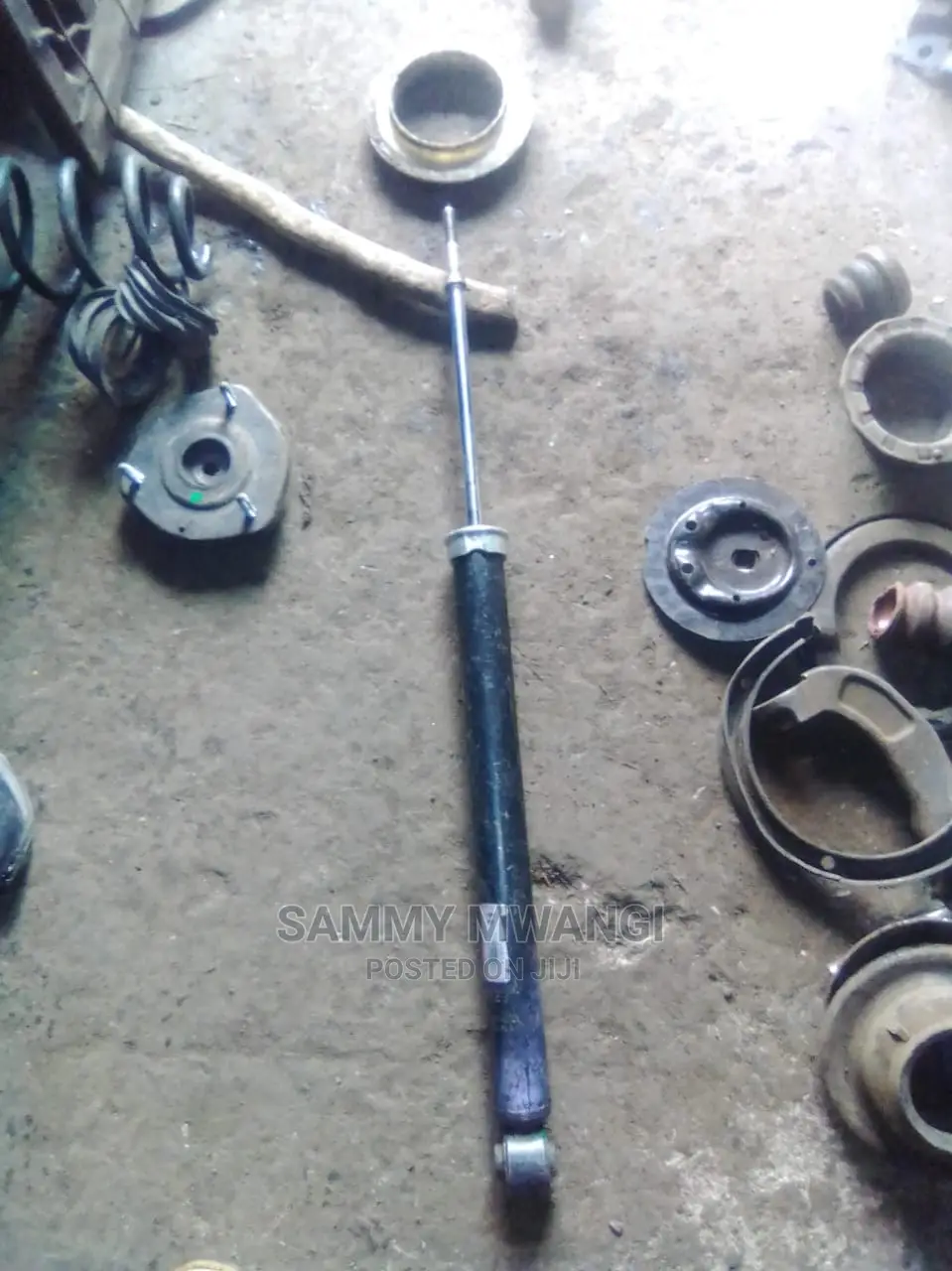 Toyota Ractis Rear Shock