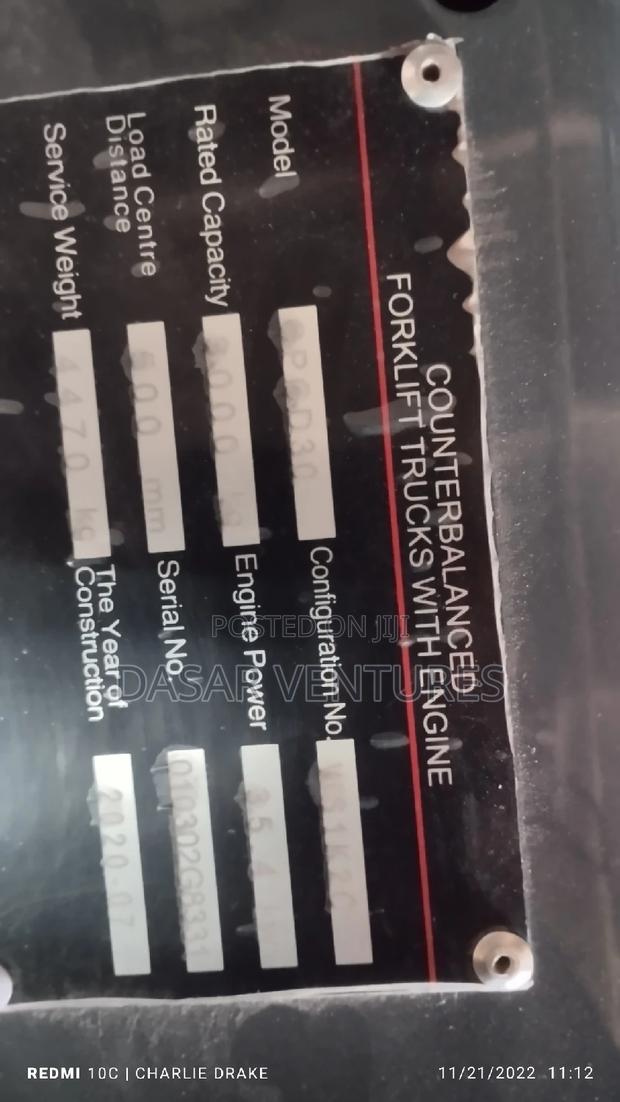 Isuzu Fork Lift 3tonne - thumbnail 3