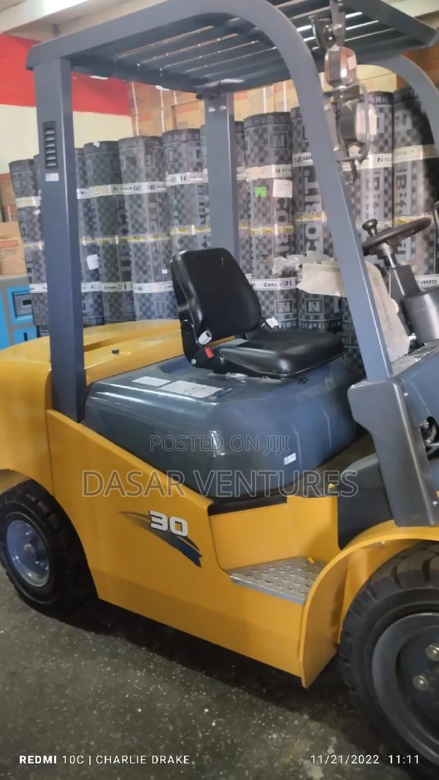 Fork Lift 3tonne (Diesel Engine) - main view