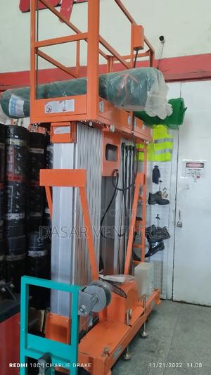 Dual Mast Mobile Elevator - thumbnail 2