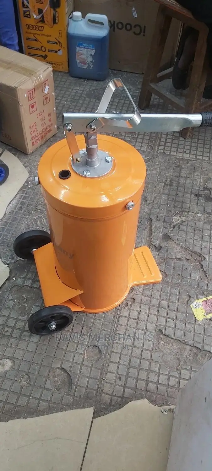 Grease Bucket With 10kg Capacity
