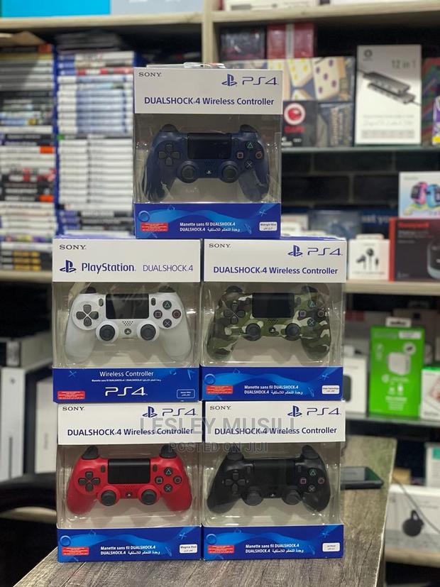 Ps4 Dualshock Original Controllers - thumbnail 3