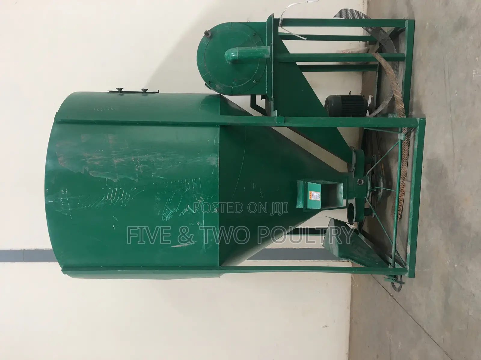 Feeds Mixer