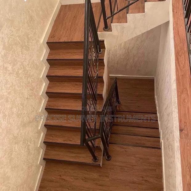 Interlocking Vinyl Spc Tiles