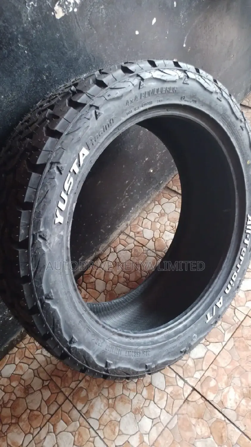 285/45r22 Yusta A/T