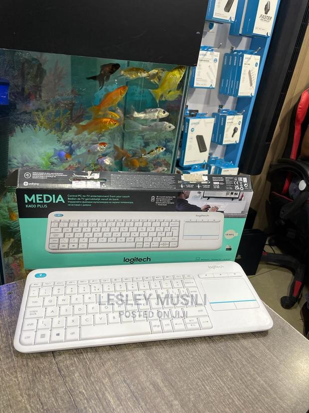  Plus Logitech Keyboard - thumbnail 2