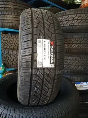 225/55r17 Yokohama 97V