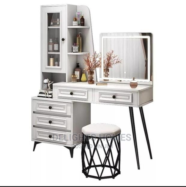 Dressing Table With Led Touch Lights - thumbnail 2