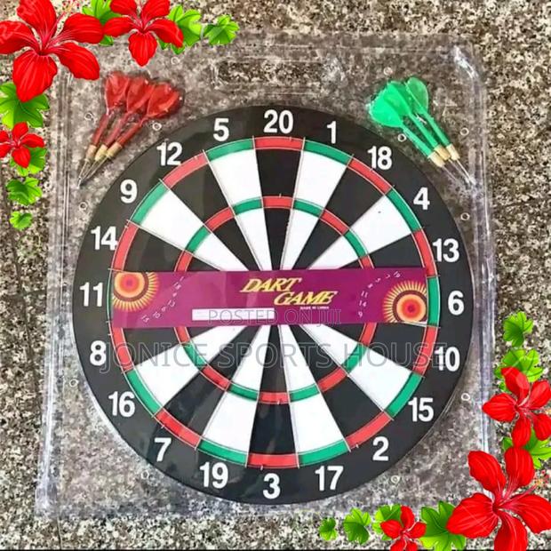 18,Dartboard With Darts - main view