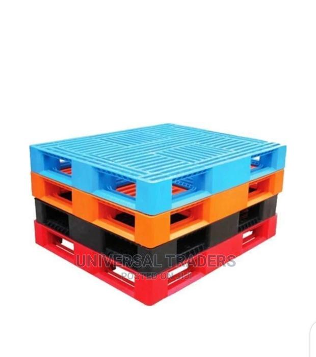 Strong Plastic Pallets in Different Colors - main view