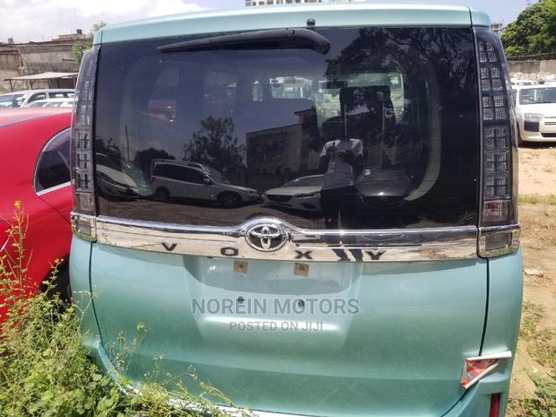 Toyota Voxy 2015 Blue - thumbnail 4