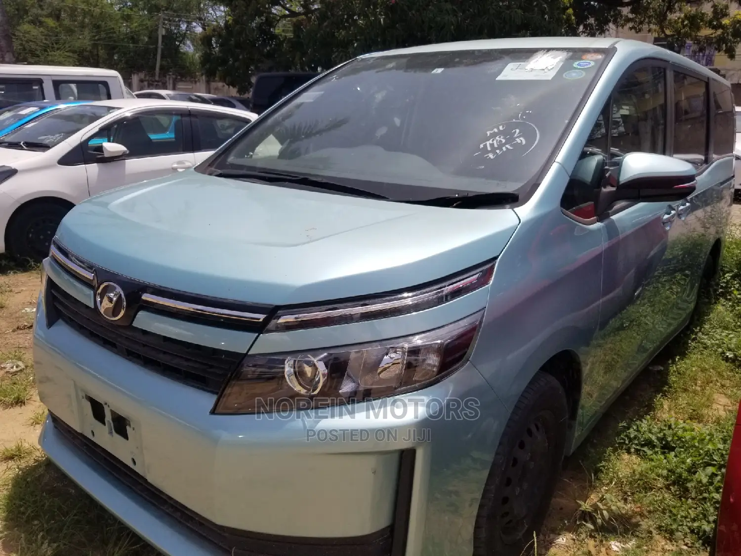 Toyota Voxy 2015 Blue