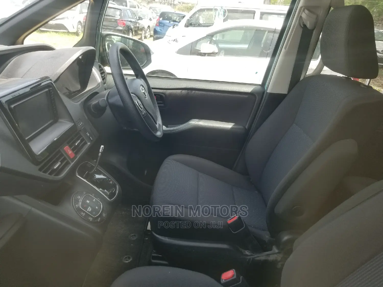 Toyota Voxy 2015 Blue