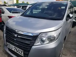 Toyota Noah 2.0 AWD (8 Seater) 2015 Silver