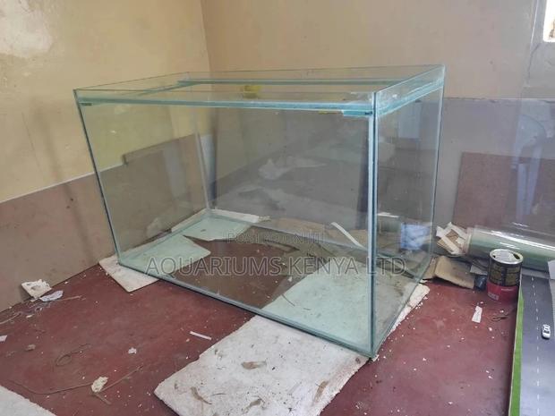 Building Big Aquariums for Commercial Aquariums or Home Use - main view