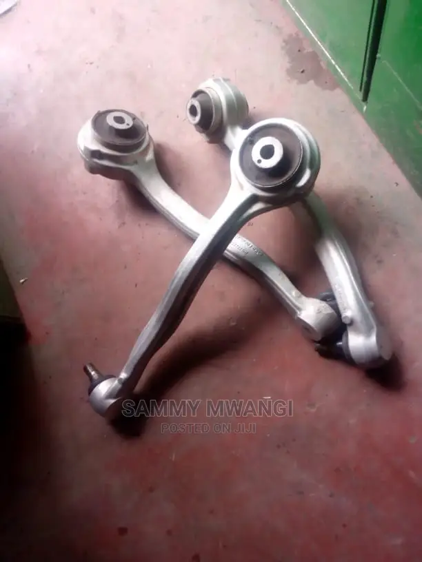 Mercedez Benz Contral Arm