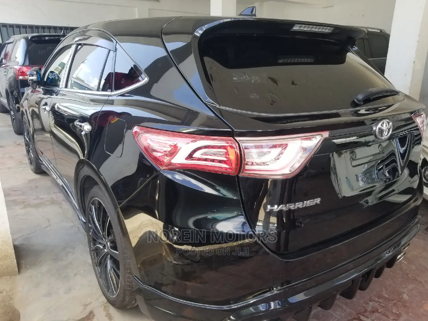 Toyota Harrier 2.0 4WD 2015 Black