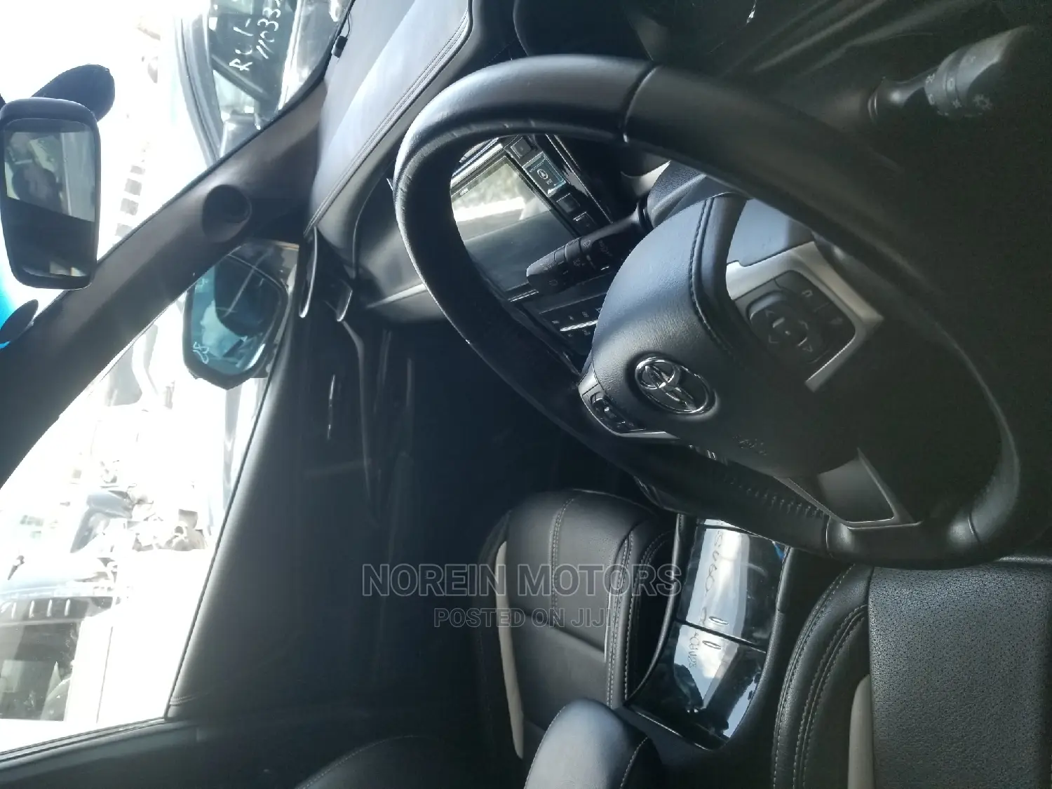 Toyota Harrier 2.0 4WD 2015 Black